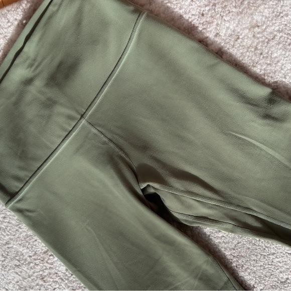 Lululemon Green Twill Nulu leggings - Size 6 - 28” - Picture 3 of 6